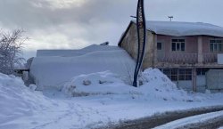 Karlıovalılar kar atmaktan yorgun!