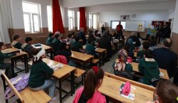 Bingöl`de öğrencilere deprem tatbikatı