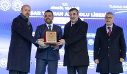 Burak Burulday`a Teşekkür Plaketi