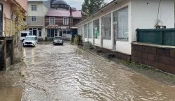 Karlıova`da sokaklar göle döndü!